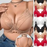 Een pakket van 8 plus-size damesbeha's